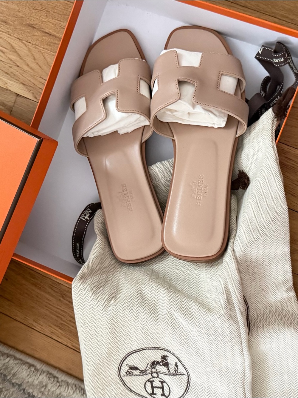 Hermes Beige/Tan Oran Leather Slide Sandals - Picture 3 of 10